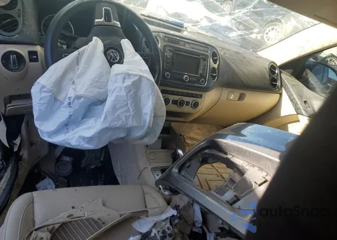 2014 Volkswagen Tiguan S из США, поврежденный, VIN WVGBV3AX1EW511093